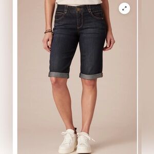 Ladies size 4 Democracy “Ab”solution Bermuda Shorts